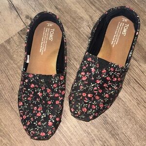 Tom’s Floral Shoes